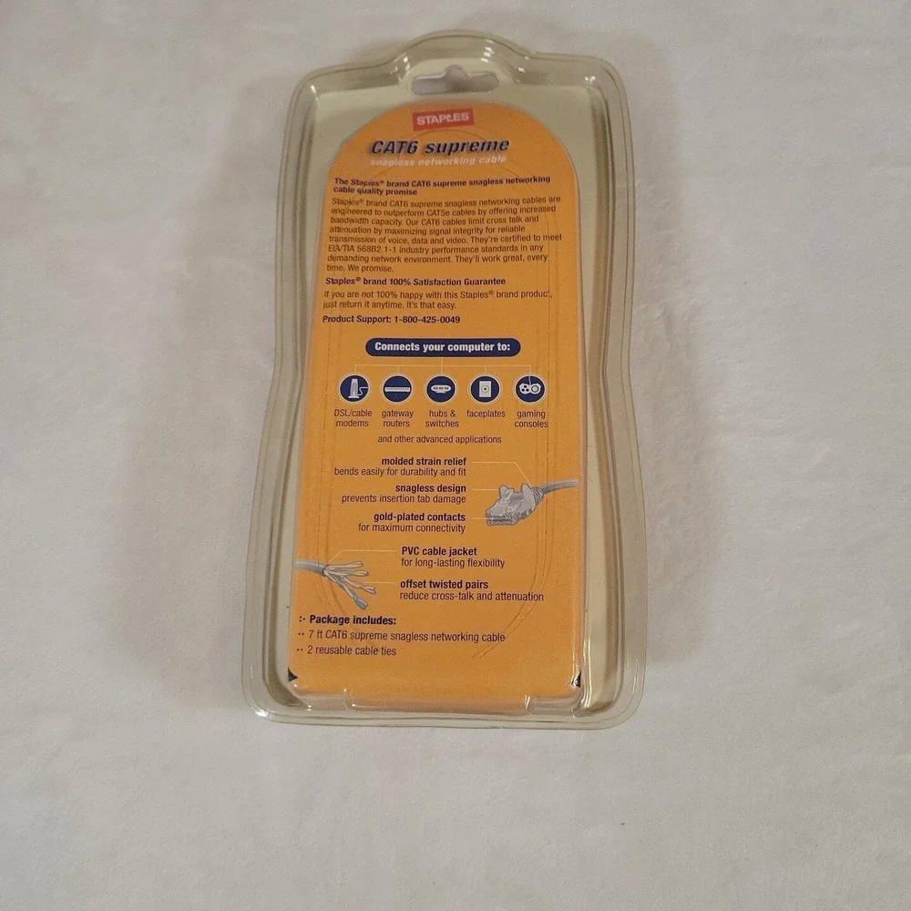 STAPLES CAT6 Supreme Snagless Networking Cable RJ45 Male/Male 7 ft #631056